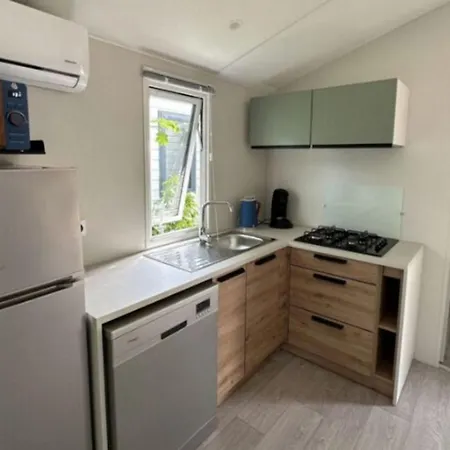 Camping Mobil-home Confortable Avec Terrasse - 4 Personnes - Api-1-52-1277