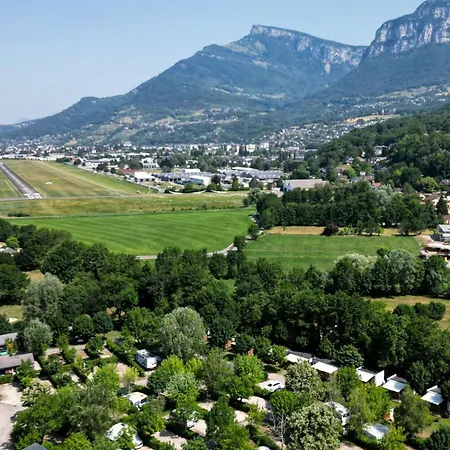 Camping Mobil-home Confortable Avec Terrasse - 4 Personnes - Api-1-52-1277 *